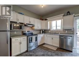 3 STEEPLECHASE COURT - 17