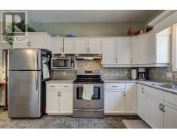 3 STEEPLECHASE COURT - 19