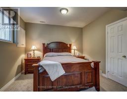 3 STEEPLECHASE COURT - 32