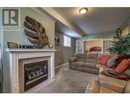 3 STEEPLECHASE COURT - 33