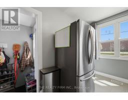 216 THOMPSON ROAD - 15