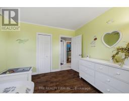 216 THOMPSON ROAD - 23