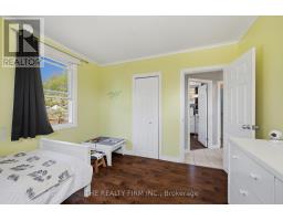 216 THOMPSON ROAD - 24