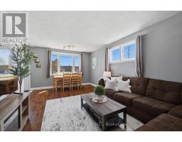 216 THOMPSON ROAD - 9