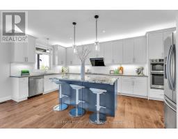 1375 DYER CRESCENT - 14