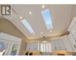 663 THORNWOOD DRIVE - 11