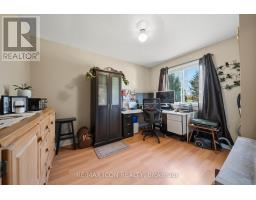 61 CARLETON COURT - 16