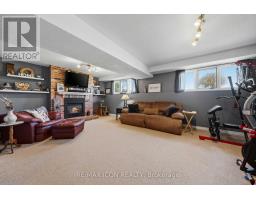 61 CARLETON COURT - 18