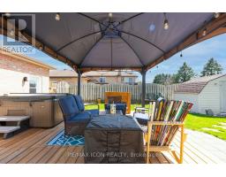 61 CARLETON COURT - 27