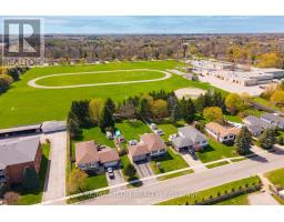 61 CARLETON COURT - 35