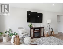 141 VICTORIA AVENUE E - 18