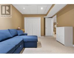 47 SLOANE CRESCENT - 39