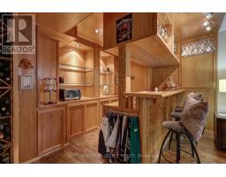 462 AMBLESIDE DRIVE - 35