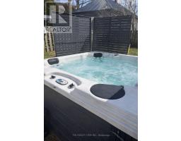 10 FIFTH AVENUE - 12