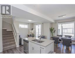 921 SARNIA ROAD - 10