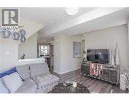921 SARNIA ROAD - 23