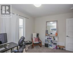 921 SARNIA ROAD - 30