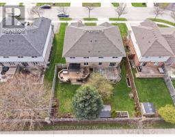 97 GREGORY CRESCENT - 4