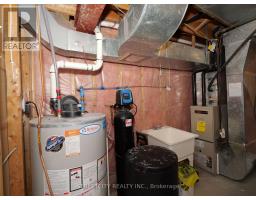 97 GREGORY CRESCENT - 42