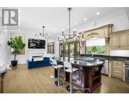 512 COLBORNE STREET - 17