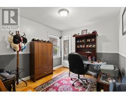 581 HALE STREET - 14