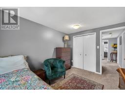 195 MARTINET AVENUE - 21