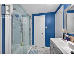195 MARTINET AVENUE - 25