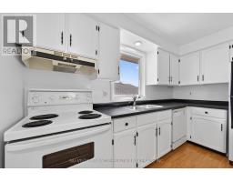 15 TUMBLEWEED CRESCENT - 13