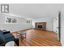 15 TUMBLEWEED CRESCENT - 27