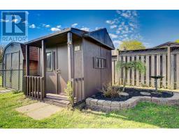 15 TUMBLEWEED CRESCENT - 46