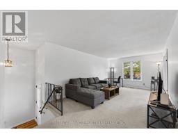 15 TUMBLEWEED CRESCENT - 6