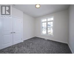 7 SPRUCE CRESCENT - 21