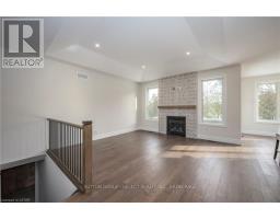 7 SPRUCE CRESCENT - 6