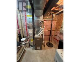 12 HENDERSON COURT - 23