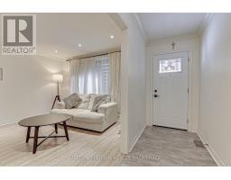 22 MURIEL CRESCENT - 2