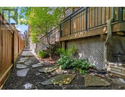 892 TALISMAN CRESCENT - 39