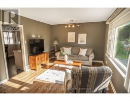 22 BRETON PARK CRESCENT - 8