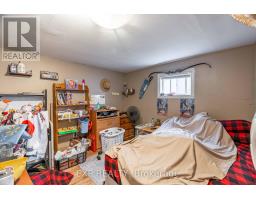 1519 HOWLAND AVENUE - 25