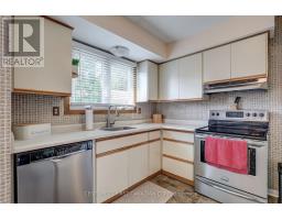 60 JENA CRESCENT - 13