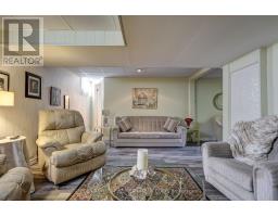 60 JENA CRESCENT - 29