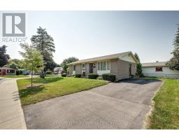 60 JENA CRESCENT - 3