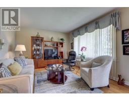 60 JENA CRESCENT - 7