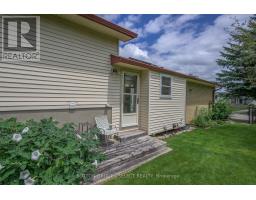 19 BANTING CRESCENT - 29