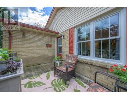 19 BANTING CRESCENT - 31