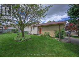 19 BANTING CRESCENT - 5