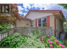 19 BANTING CRESCENT - 8