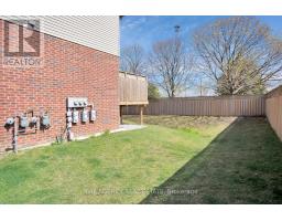 67 - 1061 EAGLETRACE DRIVE - 39