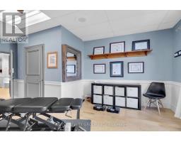 533 QUEENS AVENUE - 19