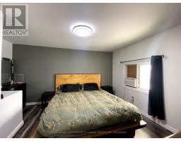 279 SYDENHAM STREET E - 16