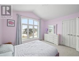 117 GILMOUR DRIVE - 25